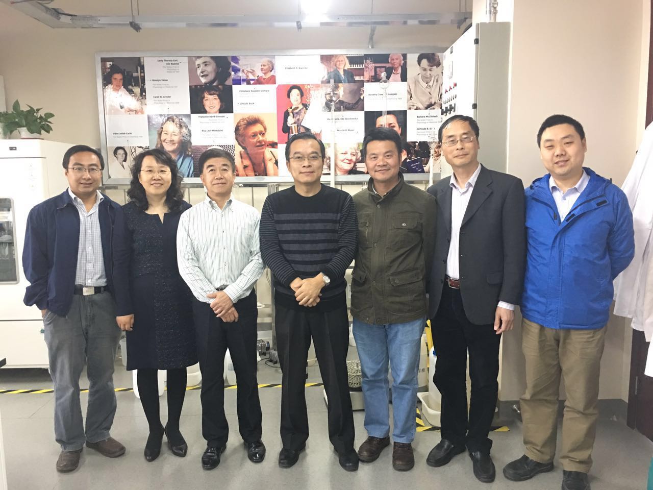 沈阳药科大学华会明教授和北京出入境检验检疫局刘鑫博士来女同av开展学术交流