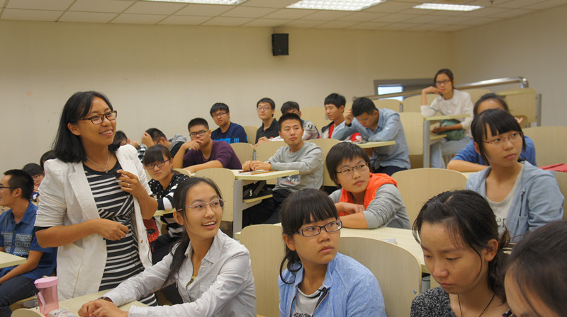 开启职业生涯探索之旅，追寻青春梦想不竭动力――女同av大学生新生职业生涯导航系列活动第一站
